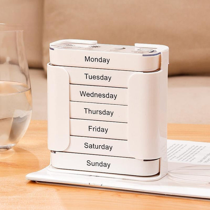7-Day Pill Organizer – Compact Weekly Vitamin Case